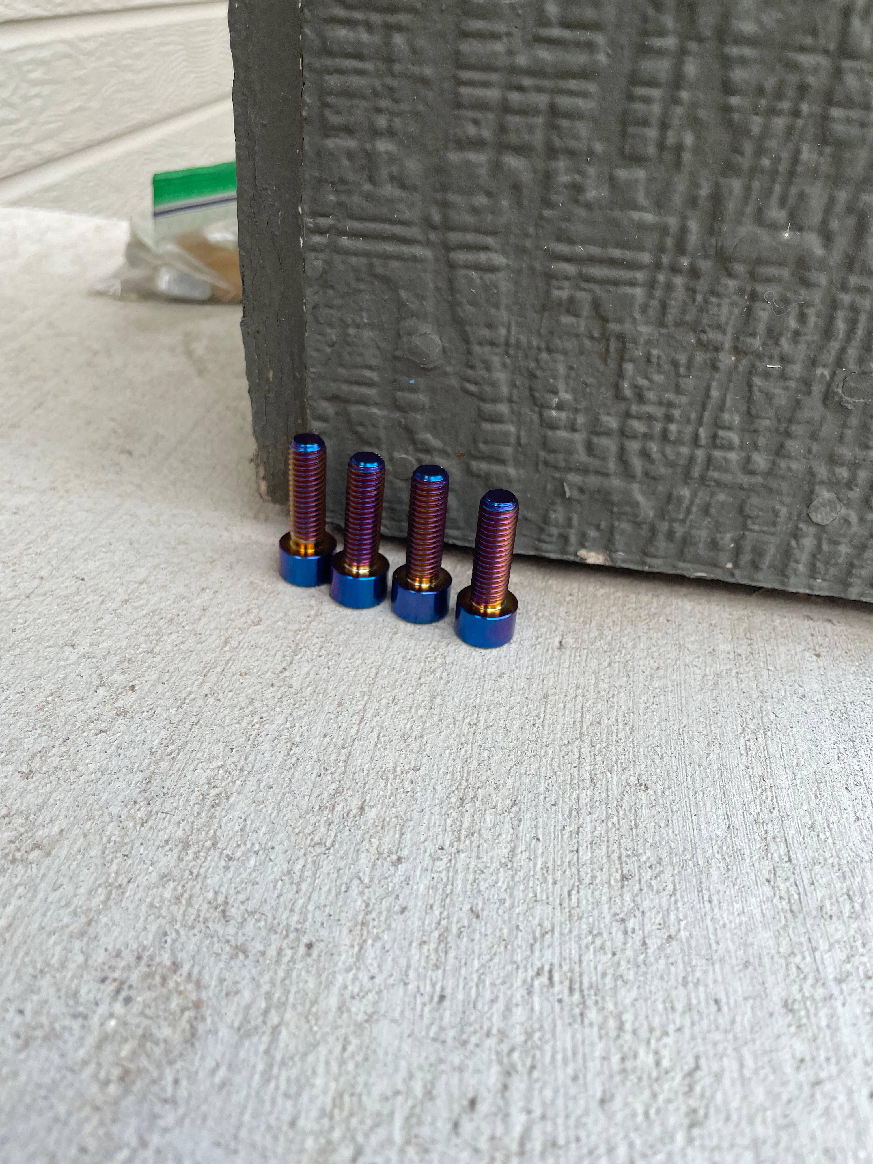 Stem Mounts Tuttio Titanium ￼